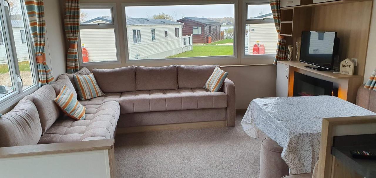 Ksr Hot Tub Holiday Home At Tattershall Lakes Luaran gambar